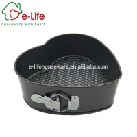 CARBON STEEL 9 INCH HEART LEAKPROOF CAKE MOLD WITH SS LOCK